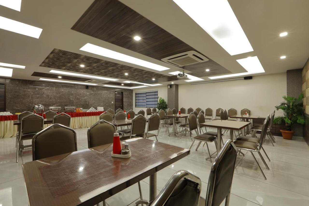 אחמדאבאד Hotel Unity מראה חיצוני תמונה