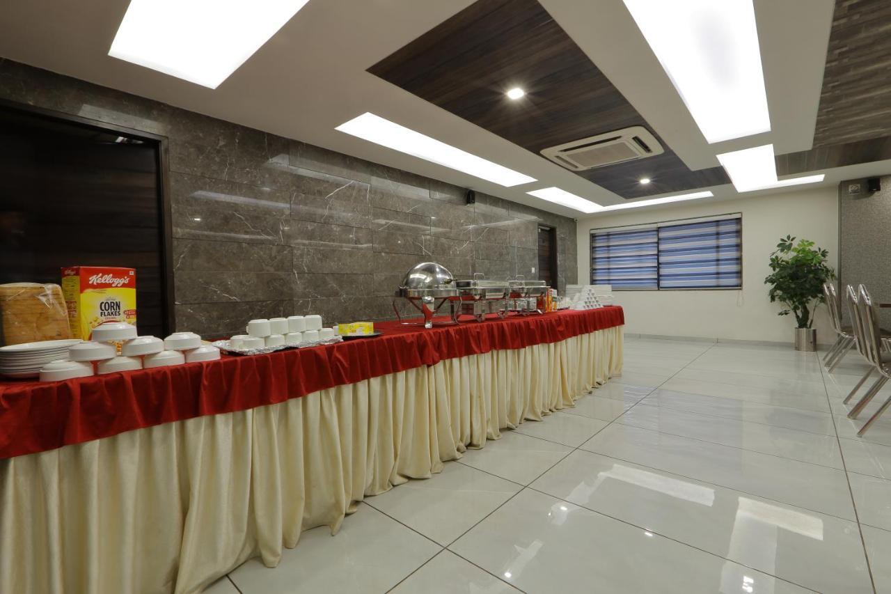 אחמדאבאד Hotel Unity מראה חיצוני תמונה