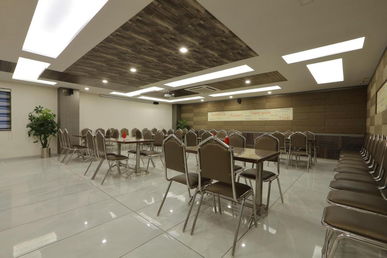 אחמדאבאד Hotel Unity מראה חיצוני תמונה